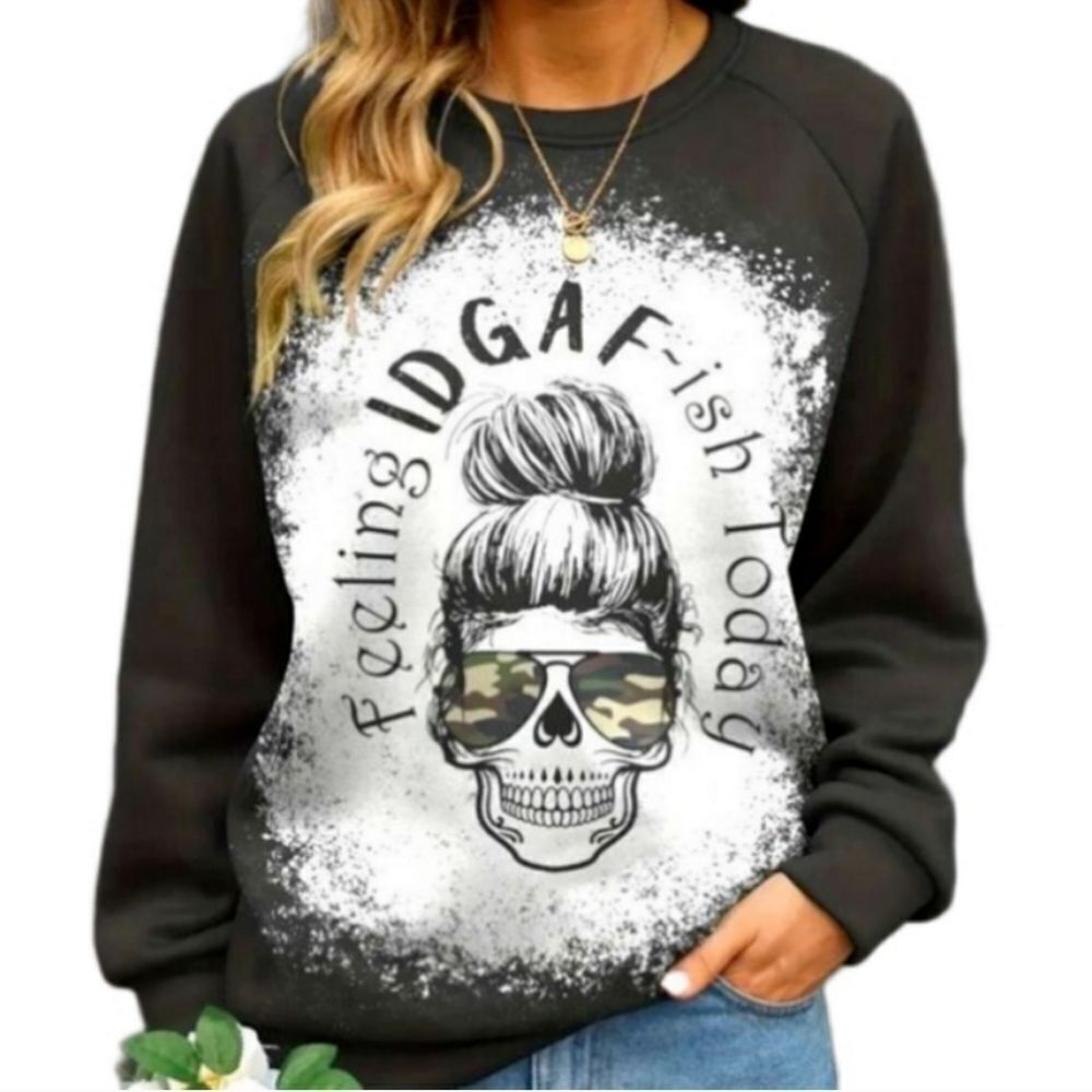 Ladies printed sweatshirt sz Large